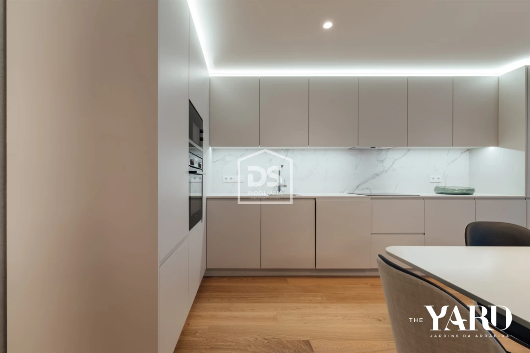 Apartamento T4 para Venda em Santa Marinha e São Pedro da Afurada Foto 4