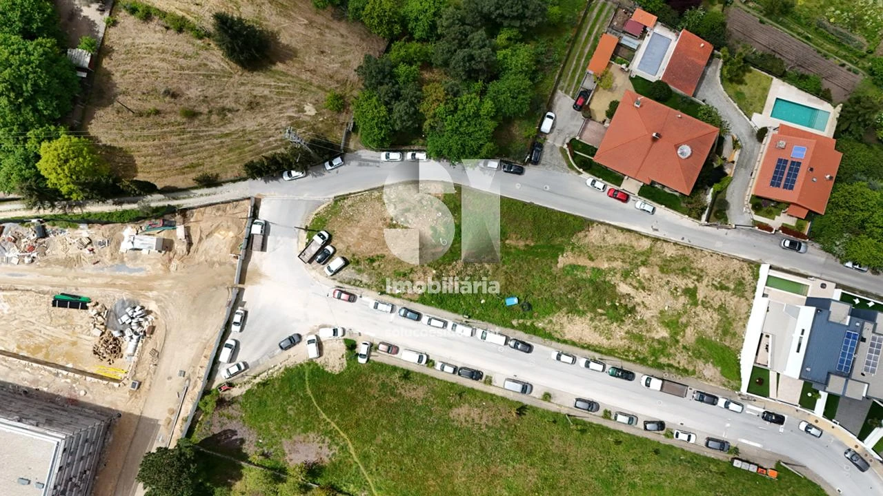 Terreno para Venda em Borbela e Lamas de Olo Foto 4