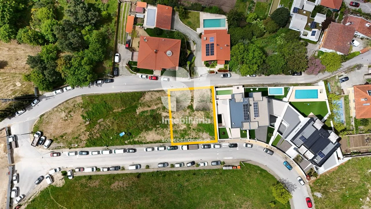 Terreno para Venda em Borbela e Lamas de Olo Foto 11
