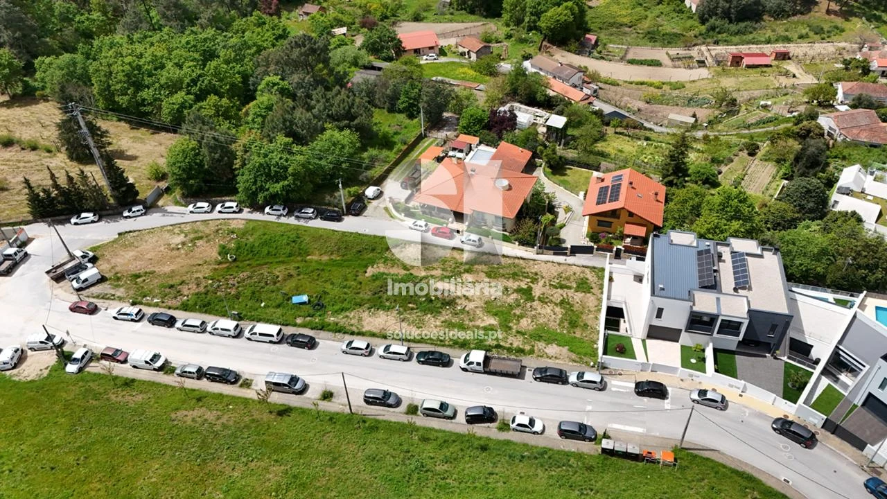 Terreno para Venda em Borbela e Lamas de Olo Foto 3