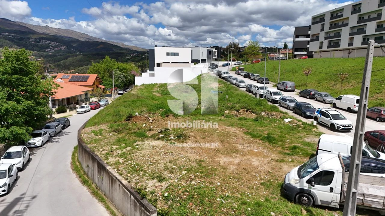 Terreno para Venda em Borbela e Lamas de Olo Foto 6