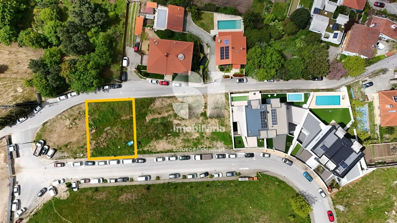 Terreno para Venda em Borbela e Lamas de Olo Foto 11