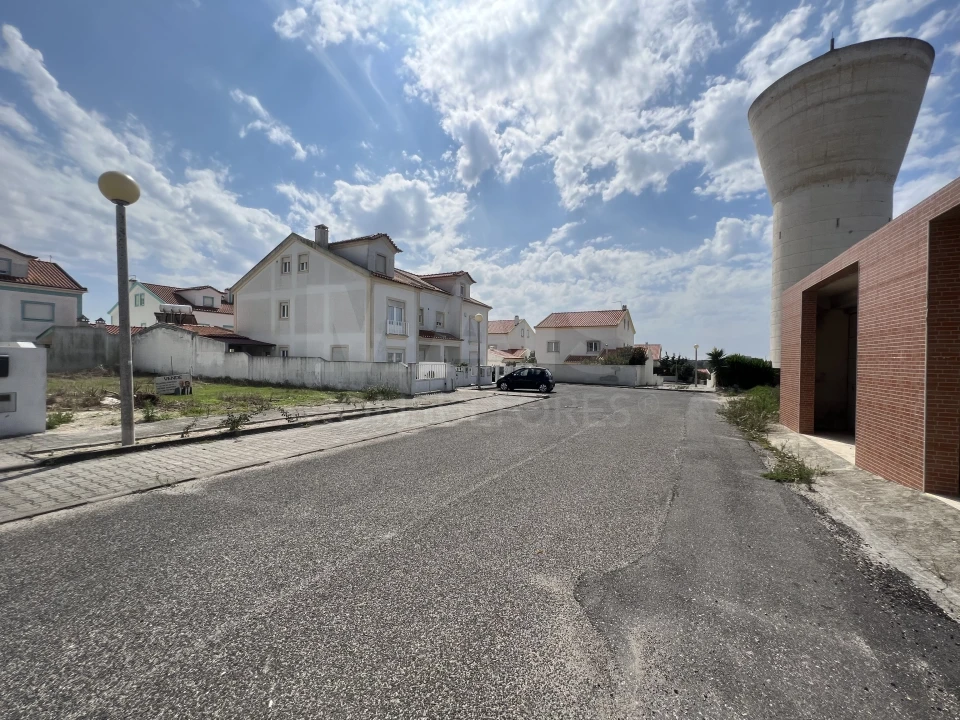 Terreno para Venda em Atouguia da Baleia Foto 5