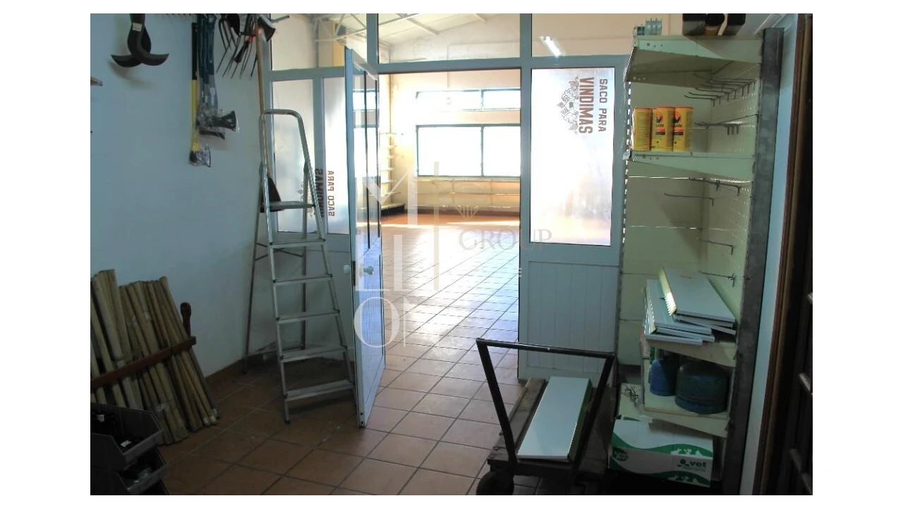 Loja para Venda em Avelãs de Caminho Foto 23