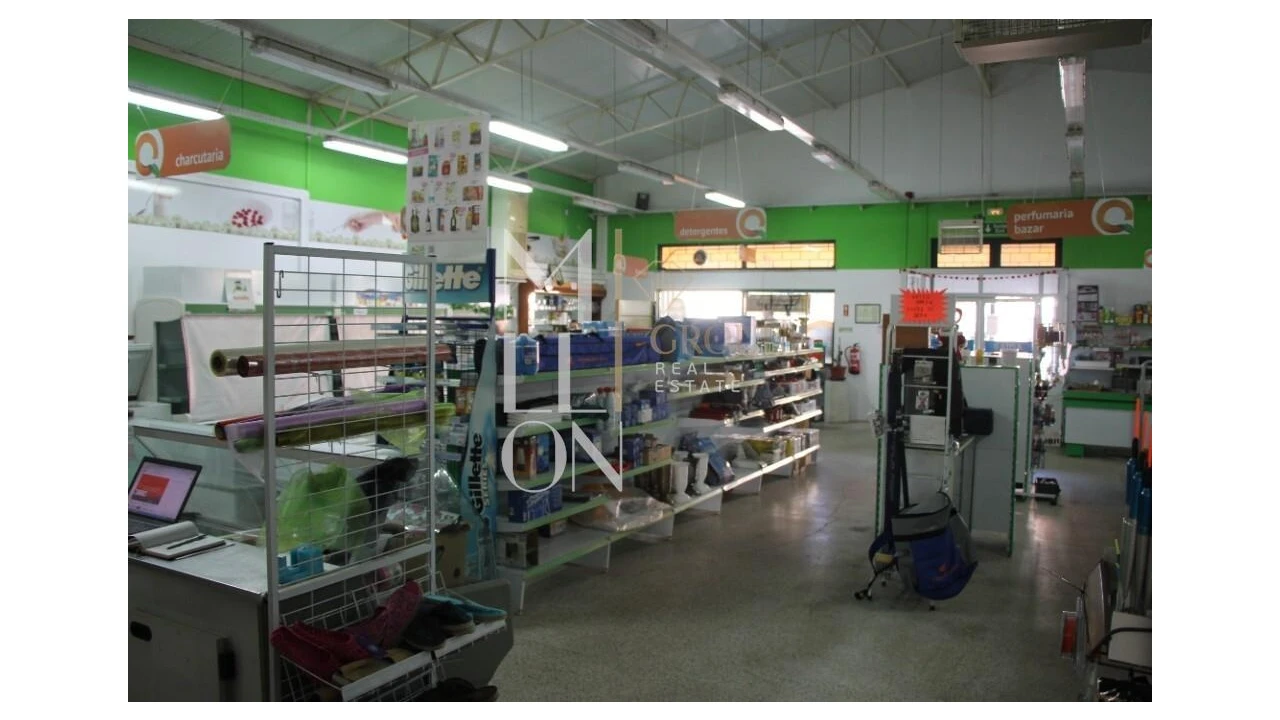 Loja para Venda em Avelãs de Caminho Foto 12