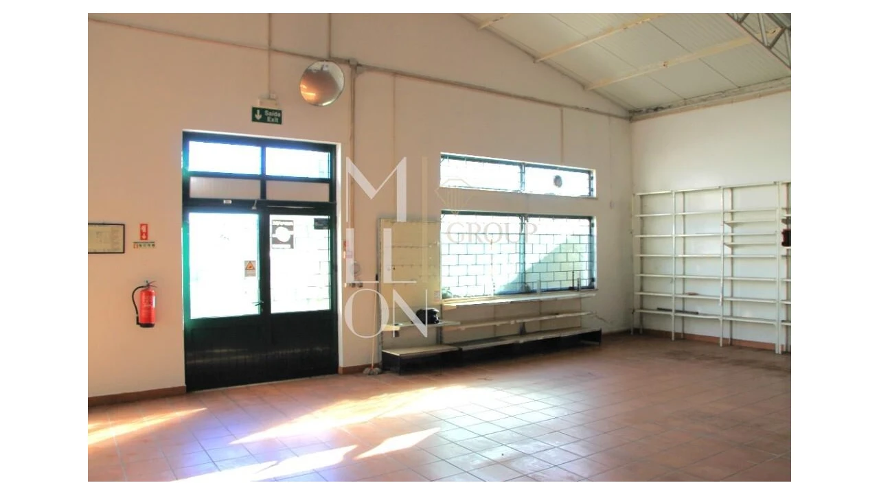 Loja para Venda em Avelãs de Caminho Foto 27