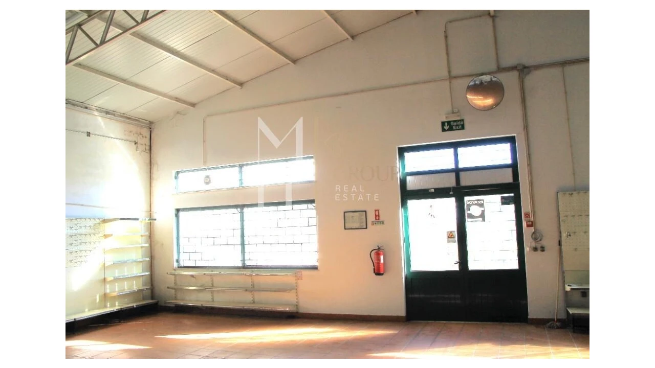 Loja para Venda em Avelãs de Caminho Foto 28