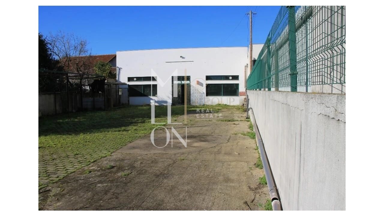 Loja para Venda em Avelãs de Caminho Foto 34