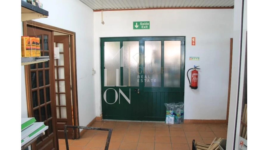 Loja para Venda em Avelãs de Caminho Foto 24