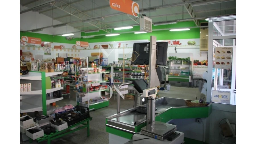 Loja para Venda em Avelãs de Caminho Foto 16