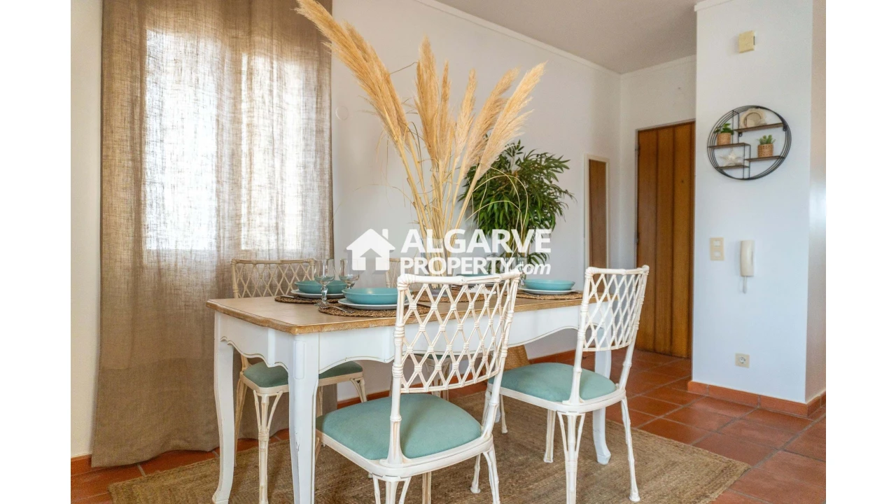 Apartamento T2 para Venda em Quarteira Foto 3