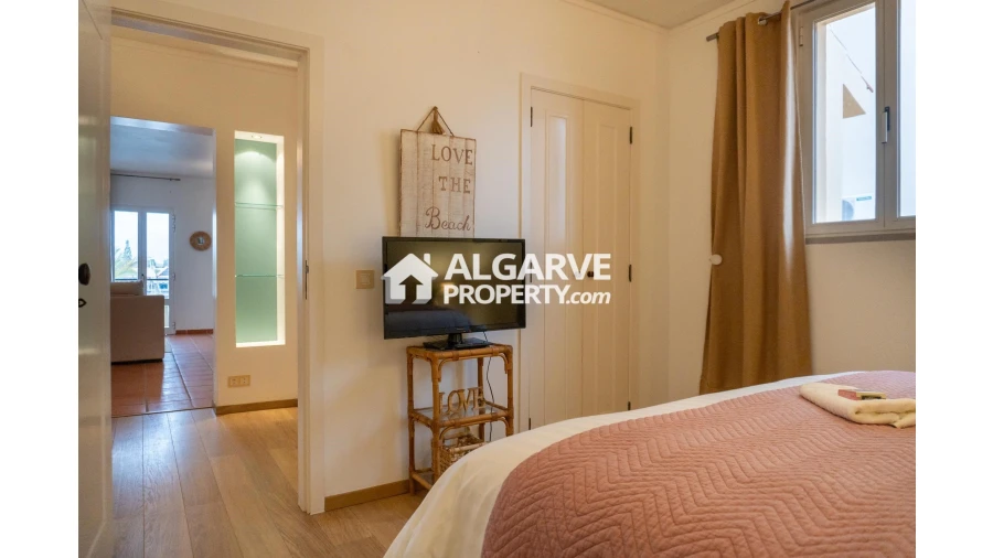 Apartamento T2 para Venda em Quarteira Foto 16