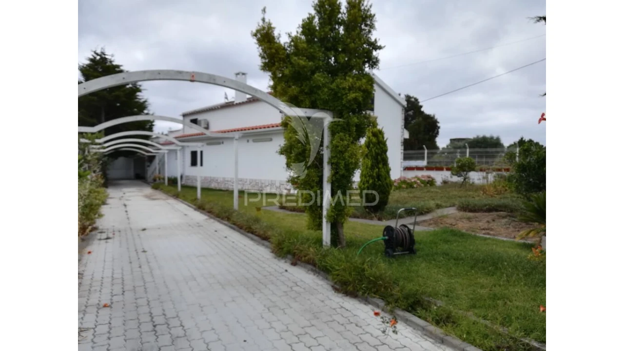 Terreno para Venda em Fernao Ferro Foto 1