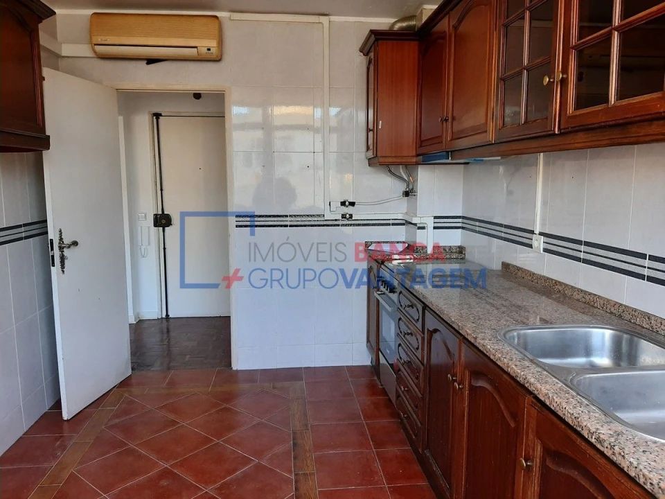 Apartamento T2 para Venda em Cacém e São Marcos Foto 4