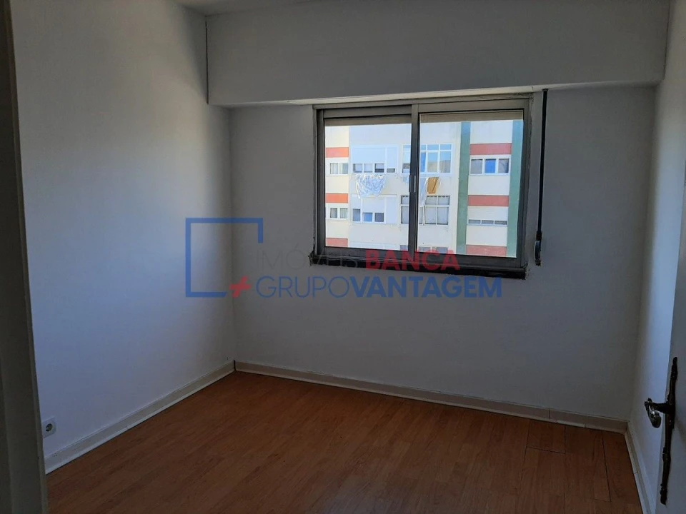 Apartamento T2 para Venda em Cacém e São Marcos Foto 17