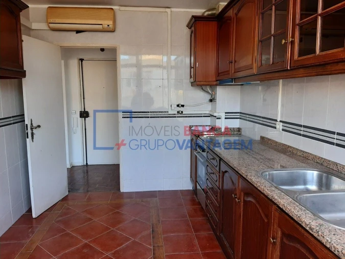 Apartamento T2 para Venda em Cacém e São Marcos Foto 4