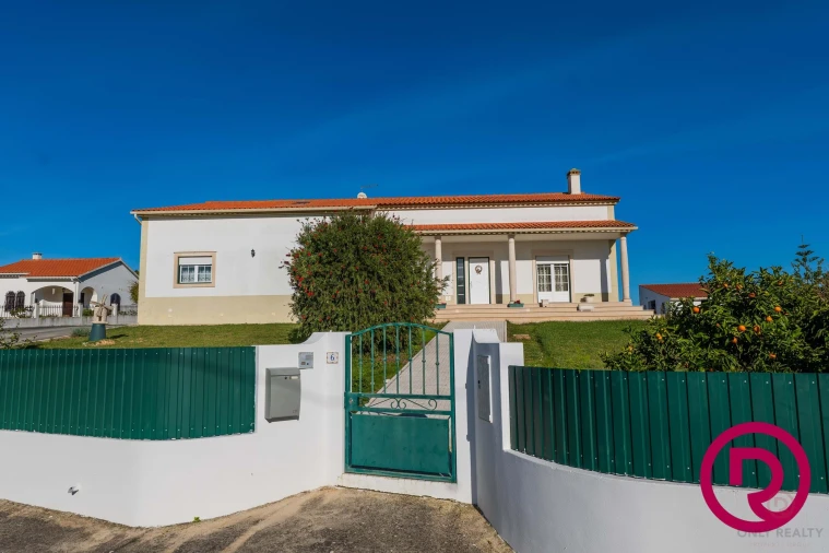 Moradia T6 para Venda em Alfeizerão Foto 2