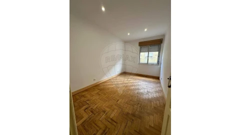 Prédio para Venda em Setubal (São Sebastião)