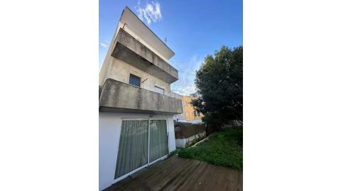 Prédio para Venda em Setubal (São Sebastião)