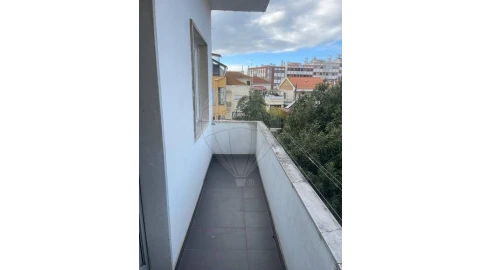 Prédio para Venda em Setubal (São Sebastião)