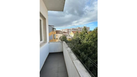 Prédio para Venda em Setubal (São Sebastião)