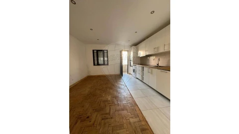 Prédio para Venda em Setubal (São Sebastião)