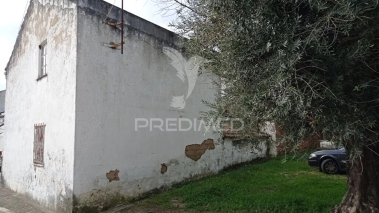 Moradia T5 para Venda em Longomel Foto 1