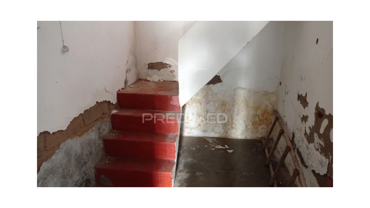 Moradia T5 para Venda em Longomel Foto 13