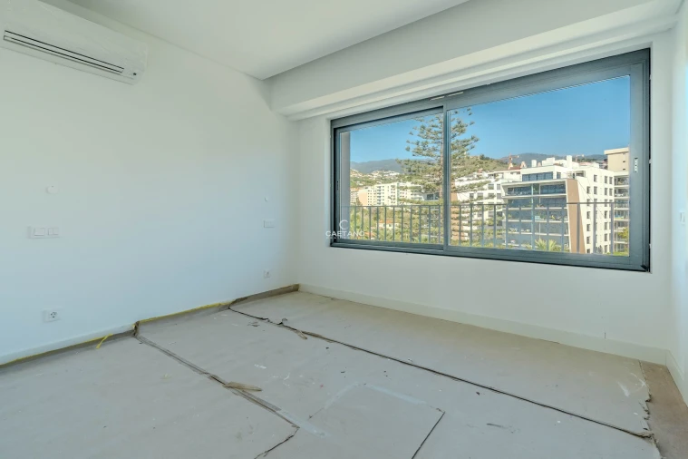 Apartamento T4 para Venda em São Martinho Foto 9