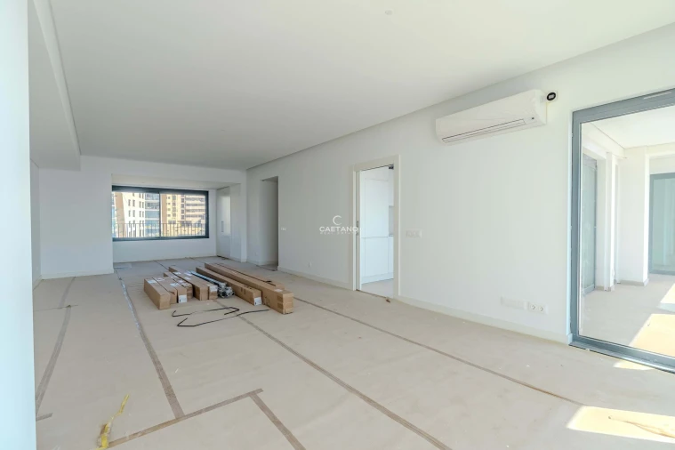 Apartamento T4 para Venda em São Martinho Foto 5