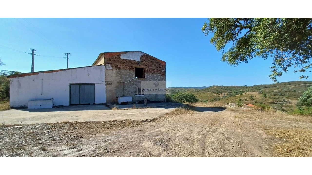 Terreno para Venda em Lagos (São Sebastião e Santa Maria) Foto 2
