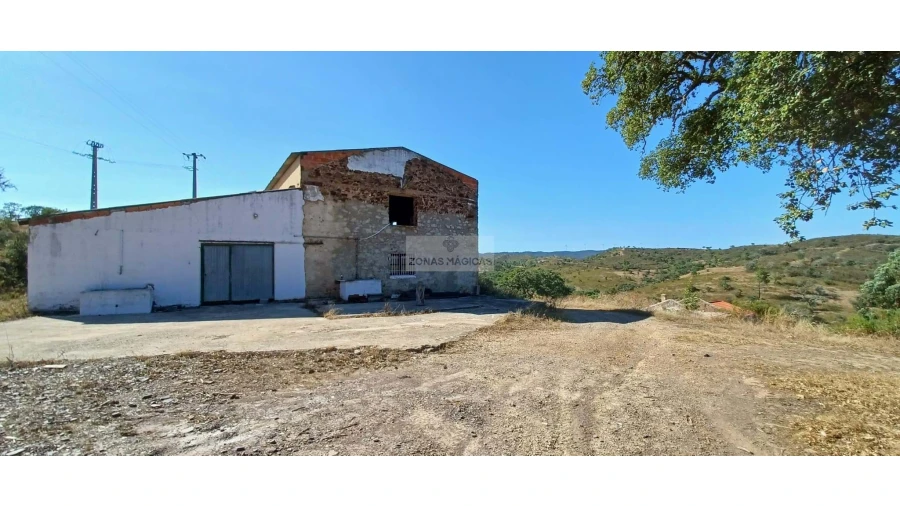 Terreno para Venda em Lagos (São Sebastião e Santa Maria) Foto 2