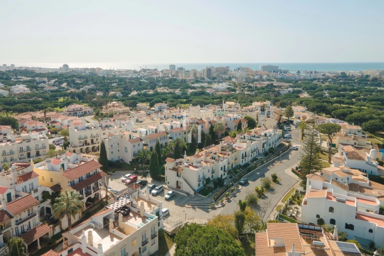 Moradia T2 para Arrendamento férias em Quarteira Foto 23