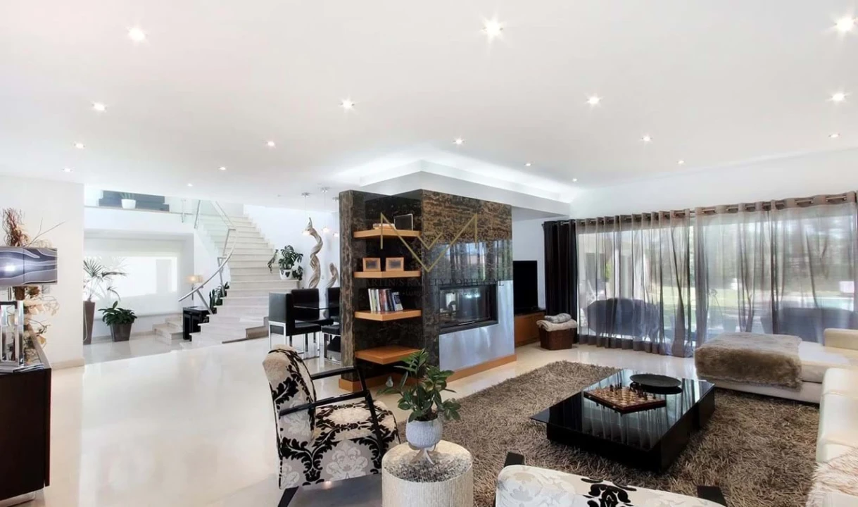 Moradia para Venda em Charneca de Caparica e Sobreda Foto 4