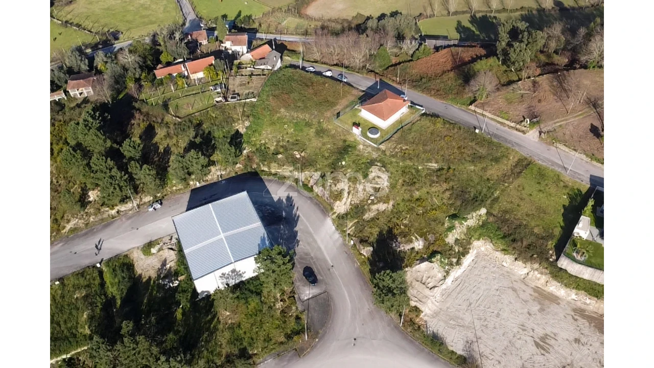 Terreno para Venda em Monsul Foto 1