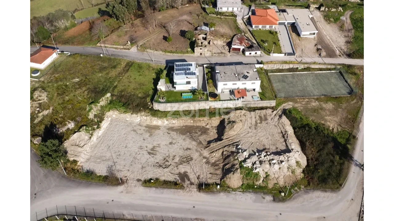 Terreno para Venda em Monsul Foto 1