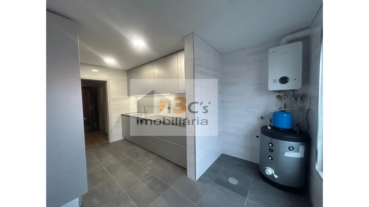 Apartamento T4 para Venda em Cedofeita, Santo Ildefonso, Sé, Miragaia, São Nicolau e Vitória Foto 9