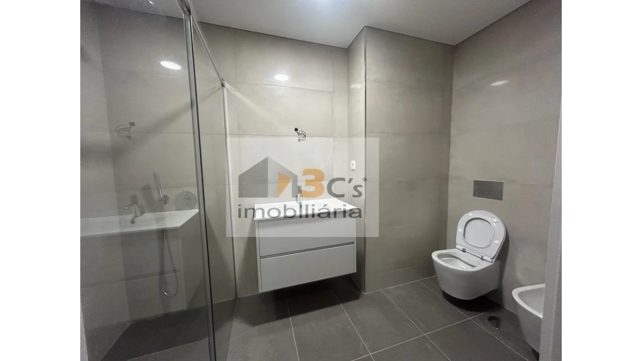Apartamento T4 para Venda em Cedofeita, Santo Ildefonso, Sé, Miragaia, São Nicolau e Vitória Foto 20