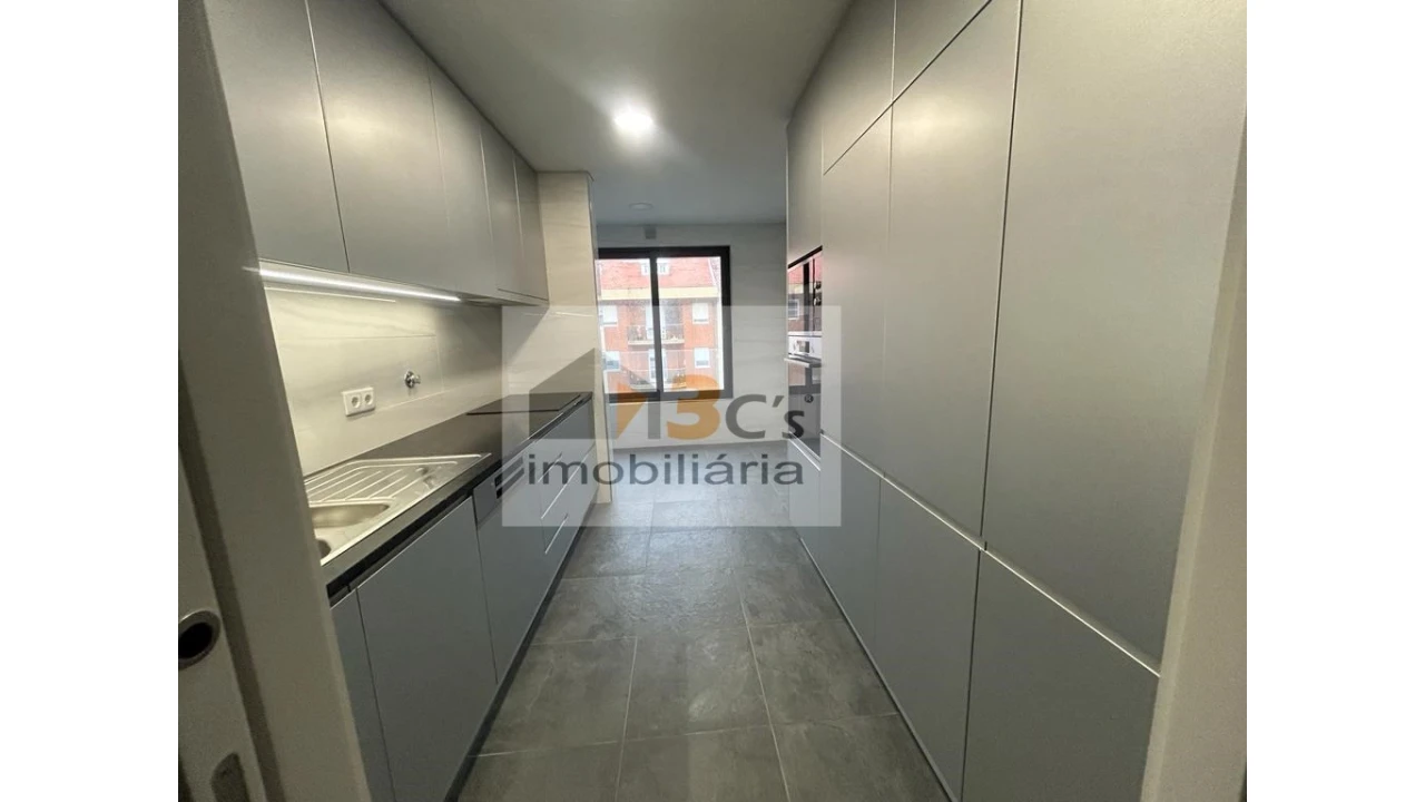 Apartamento T4 para Venda em Cedofeita, Santo Ildefonso, Sé, Miragaia, São Nicolau e Vitória Foto 6