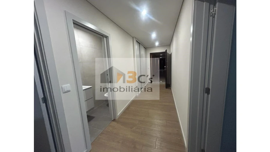 Apartamento T4 para Venda em Cedofeita, Santo Ildefonso, Sé, Miragaia, São Nicolau e Vitória Foto 10