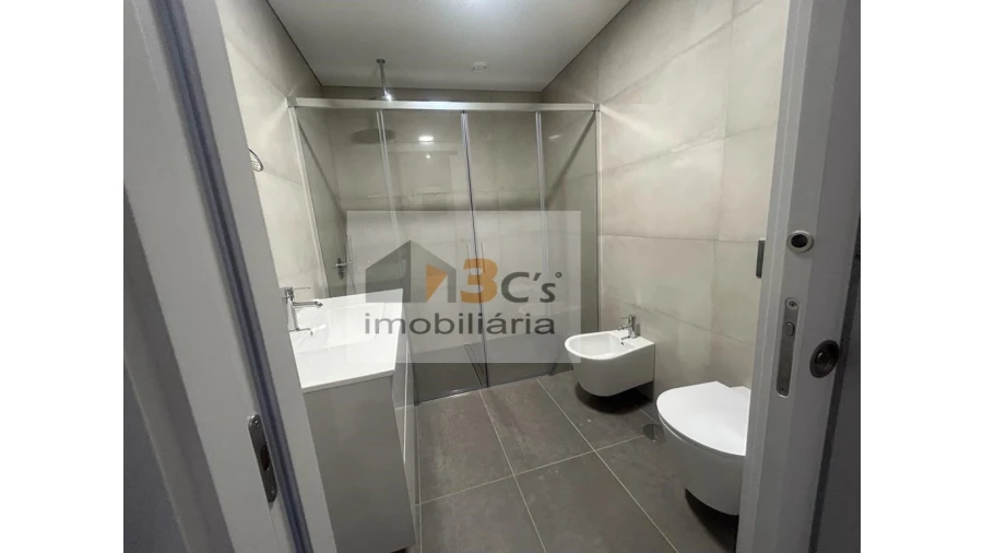 Apartamento T4 para Venda em Cedofeita, Santo Ildefonso, Sé, Miragaia, São Nicolau e Vitória Foto 11