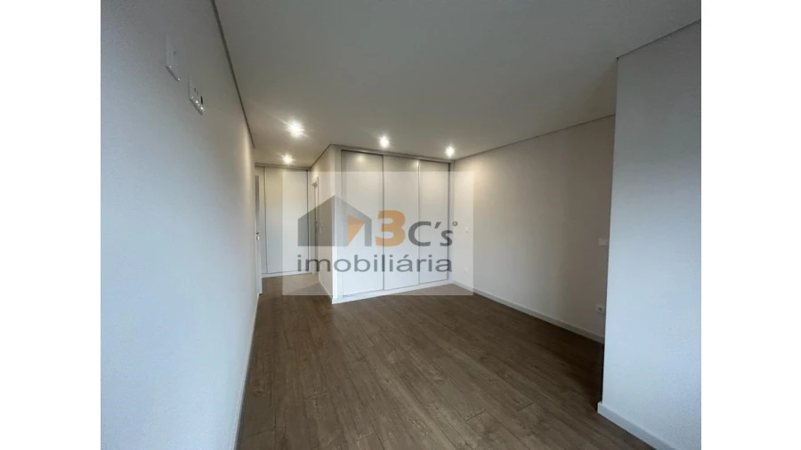 Apartamento T4 para Venda em Cedofeita, Santo Ildefonso, Sé, Miragaia, São Nicolau e Vitória Foto 13