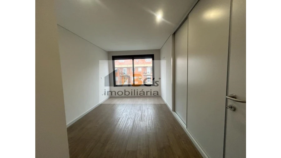 Apartamento T4 para Venda em Cedofeita, Santo Ildefonso, Sé, Miragaia, São Nicolau e Vitória Foto 17