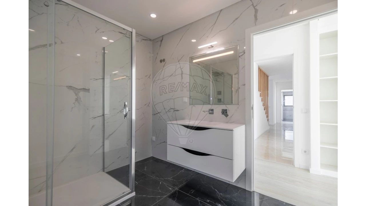 Moradia T4 para Venda em Ribamar Foto 35