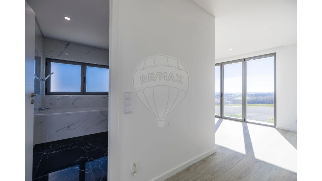 Moradia T4 para Venda em Ribamar Foto 23