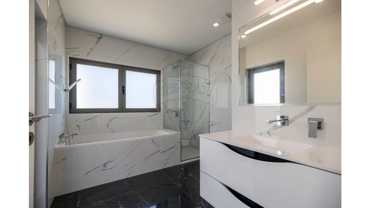 Moradia T4 para Venda em Ribamar Foto 24