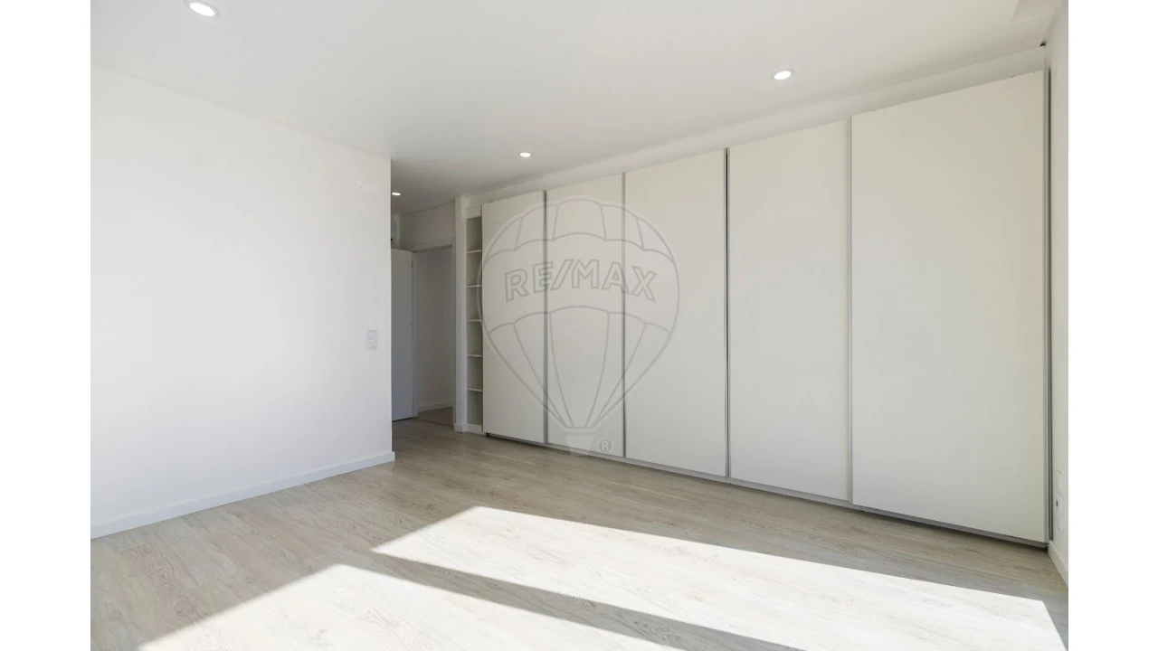 Moradia T4 para Venda em Ribamar Foto 38