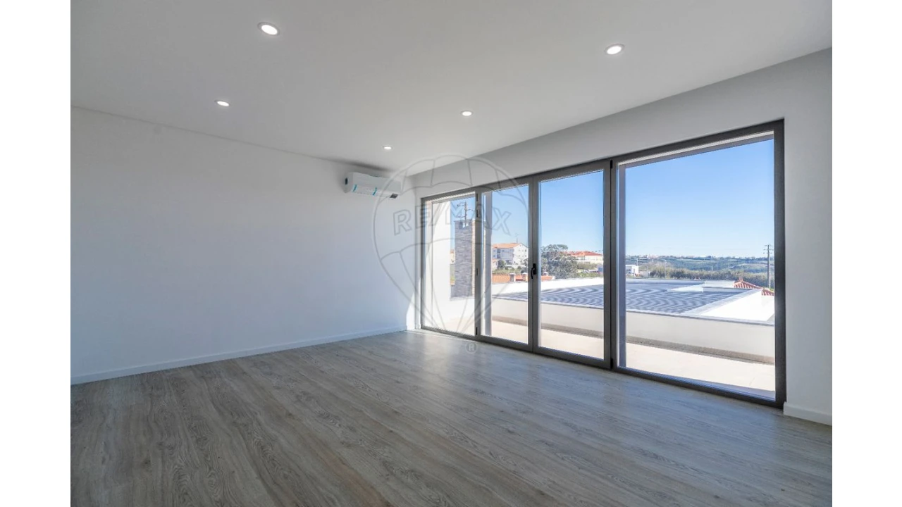 Moradia T4 para Venda em Ribamar Foto 20