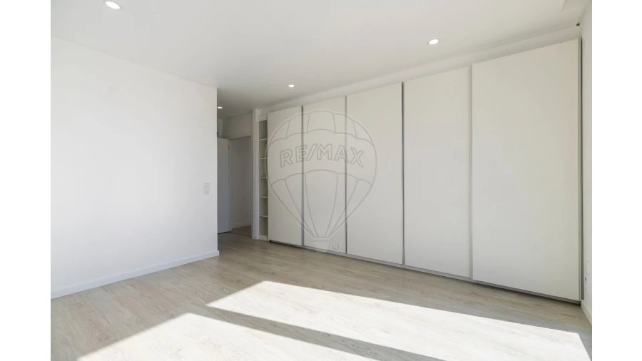 Moradia T4 para Venda em Ribamar Foto 38