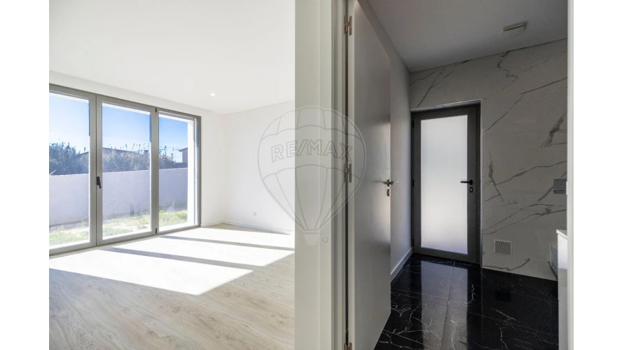 Moradia T4 para Venda em Ribamar Foto 34